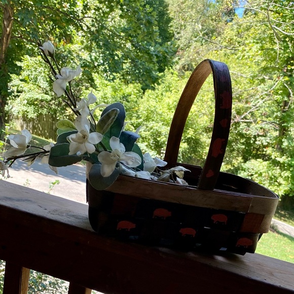 🐷Weaved Basket with Pig & Heart Design🐷 - Picture 5 of 10